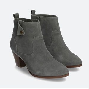 NEW! Diba Suede Dark Gray Booties - size 7